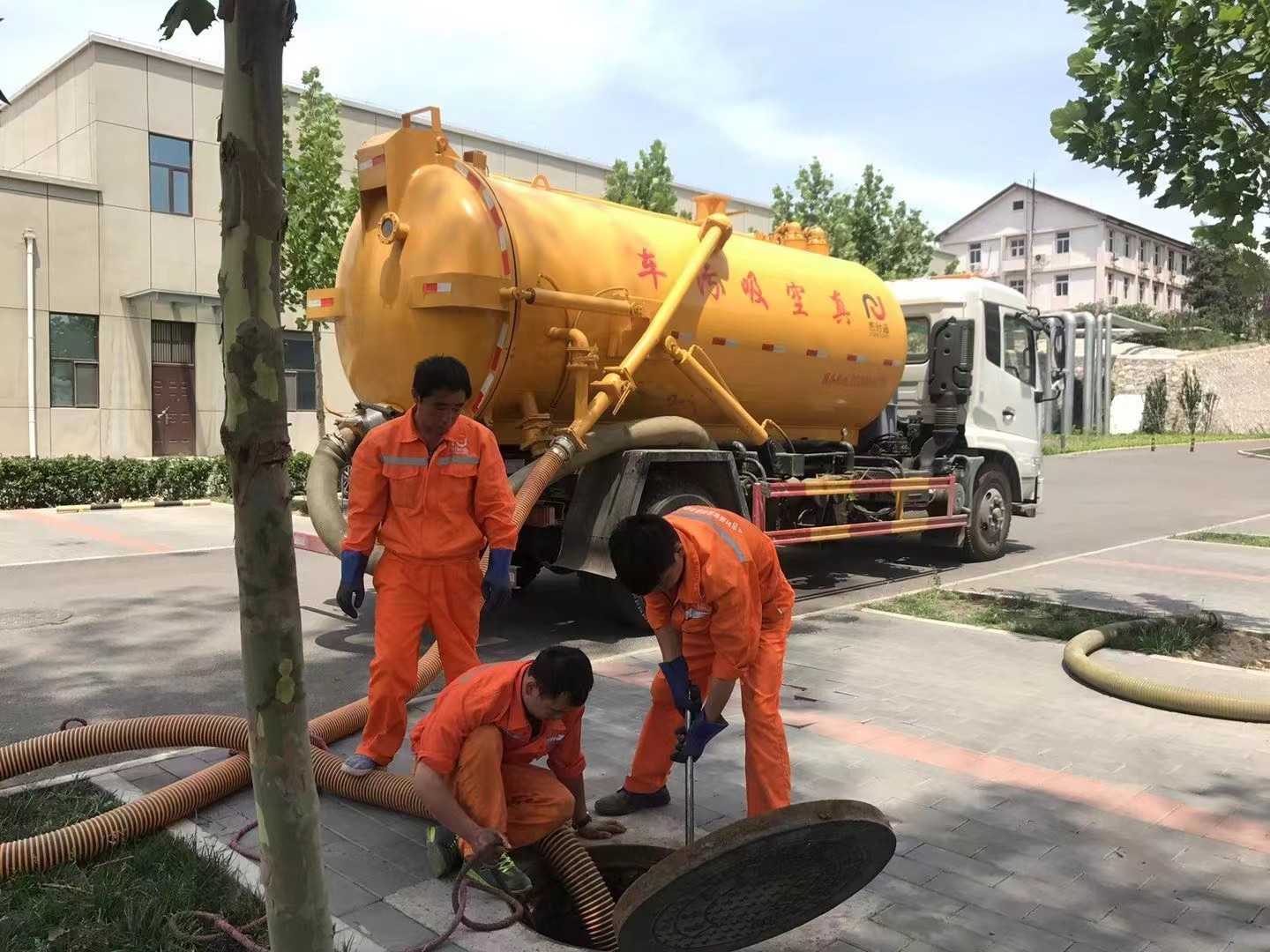 仁怀化粪池清理与5-8吨吸粪车施工效率分析